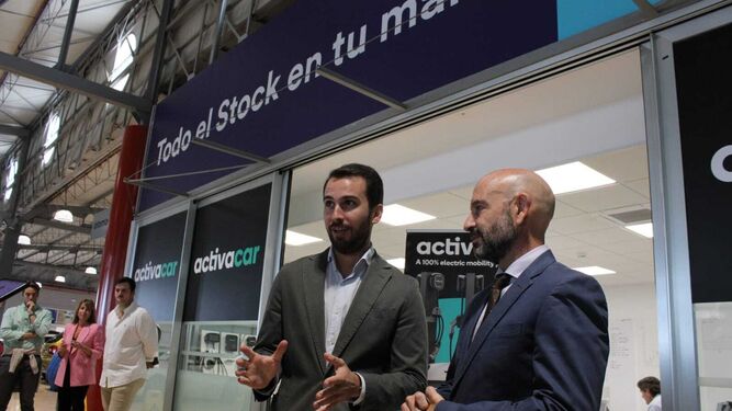 Visita del subdelegado del Gobierno en Málaga a las instalaciones de Activacar Mobility.