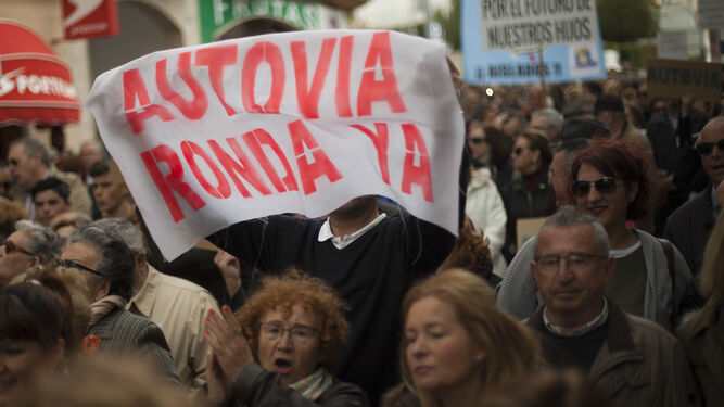 Una protesta por la autovía en la Serranía de Ronda.