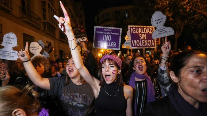 Jóvenes en la manifestación de Málaga contra la violencia machista.