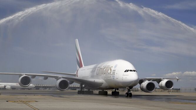 Un avión de aerolínea Emirates.