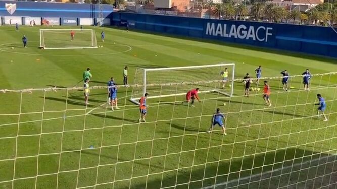 El Málaga CF, en su entrenamiento este sábado.