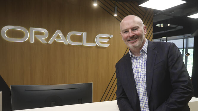 Cormac Watters, vicepresidente de Aplicaciones de Oracle, este lunes en la sede de la ciudad.