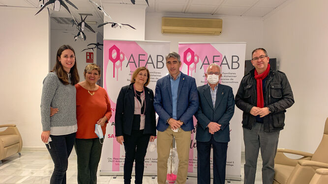 La visita institucional a la Asociación de Familiares de Enfermos de Alzheimer de Benalmádena.