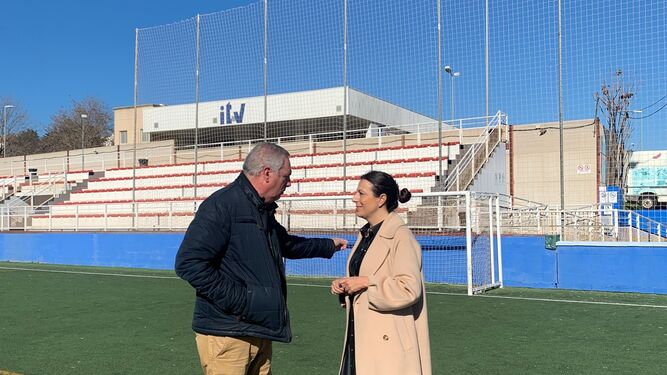 El delegado municipal de Deportes junto a la alcaldesa de Ronda.