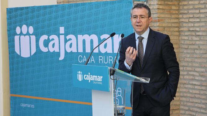 Eduardo Baamonde, presidente de Cajamar, explica las conclusiones del informe de 2021 del ‘Observatorio sobre el Sector Agroalimentario de las regiones españolas’.