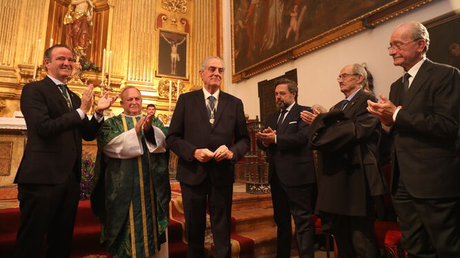 Luis Merino, este sábado, tras recibir la medalla de oro de la Agrupación de Cofradías de Málaga