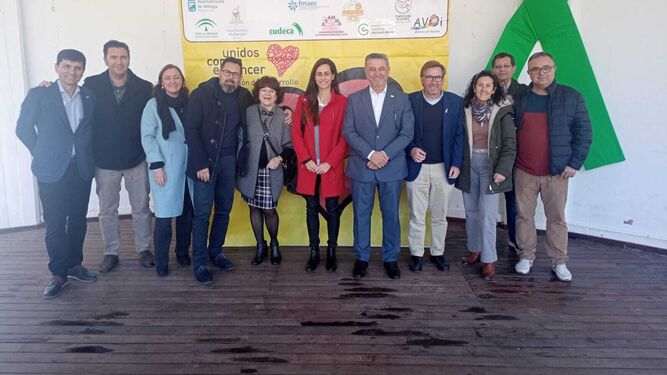 Representantes del Ayuntamiento de Málaga, la AECC y asociaciones de pacientes.