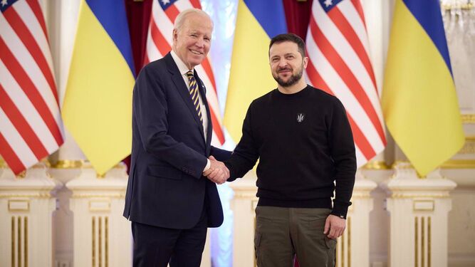 Joe Biden y Volodímir Zelenski, en Kiev.