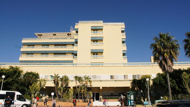 Fachada del Hospital Costa del Sol, en Marbella.