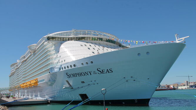 ‘Symphony of the Seas’, uno de los buques de crucero que visitará el puerto de Málaga en marzo.
