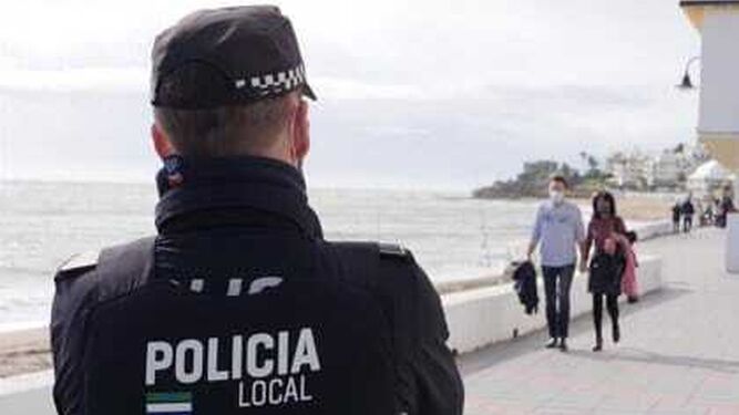 Un policía local de Mijas, en una imagen reciente