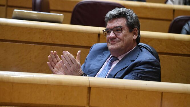 El ministro de Inclusión, Seguridad Social y Migraciones, José Luis Escrivá , durante una sesión de control al Gobierno en el Senado.de pensiones