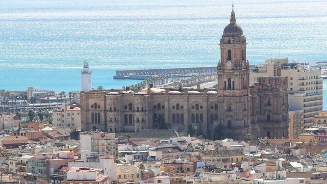 Una imagen de Málaga desde las torres de Martiricos.