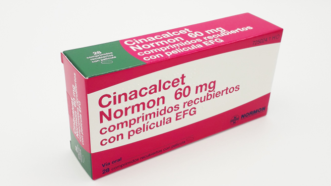 Caja del medicamento cinacalcet del laboratorio Normon.