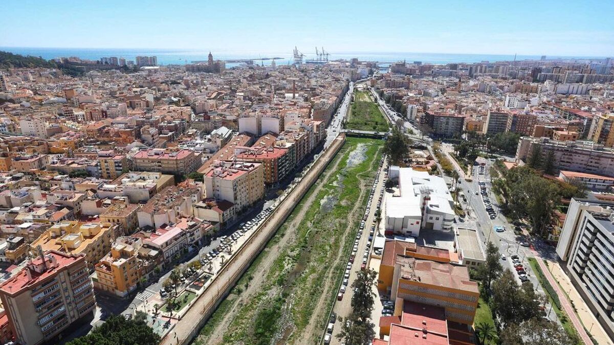 Vista aérea de Málaga desde las torres de Martiricos.