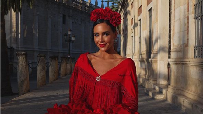 Rocío Osorno con un traje de flamenca de Alejandro Santizo.