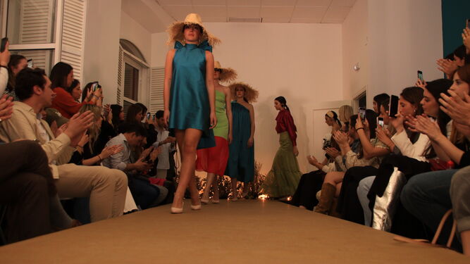 Desfile de la firma Montillitas, con complementos de Crismonity, en la primera edición de Fashion Lab: The Experience.