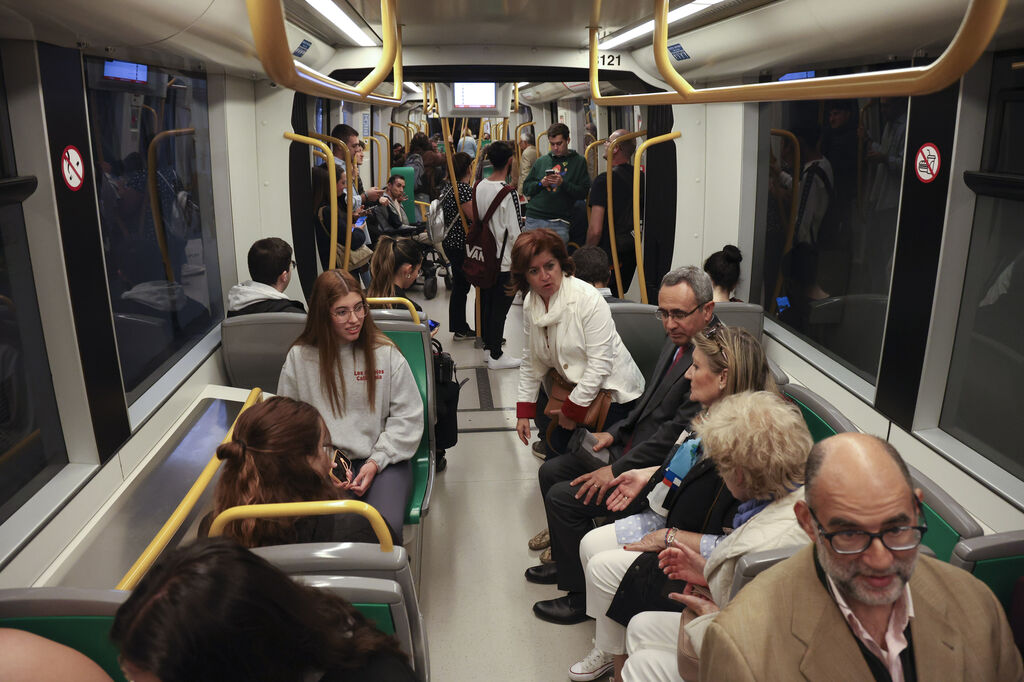 Los primeros trayectos en el Metro de M&aacute;laga desde Atarazanas y Guadalmedina, en fotos