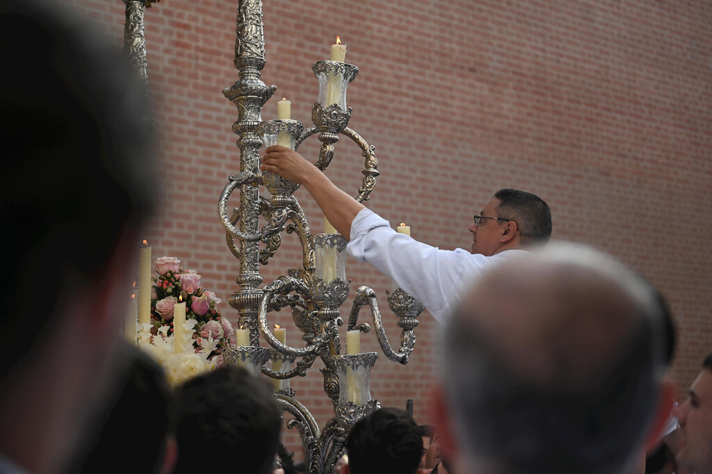 Broche de oro a la Semana Santa de M&aacute;laga: El procesi&oacute;n de El Resucitado, en fotos