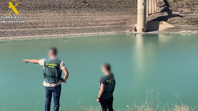 Guardias Civiles durante la operación en La Axarquía contra el uso ilegal de agua
