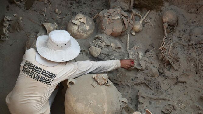 El hallazgo de una tumba de un señor del mar en Perú