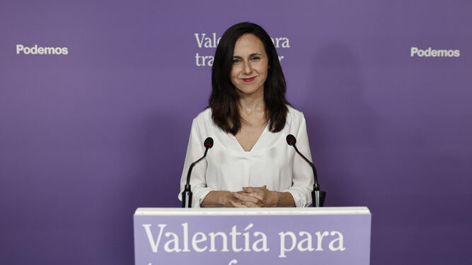 La secretaria general de Podemos y ministra de Derechos Sociales, Ione Belarra durante la rueda de prensa celebrada en la sede del partido en Madrid donde ha anunciado que los morados y Sumar, el proyecto de Yolanda Díaz, están trabajando ya "para que este espacio se presente unido a las elecciones".