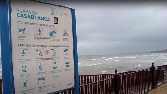 La playa de Casablanca tras el temporal registrado en abril de 2022.