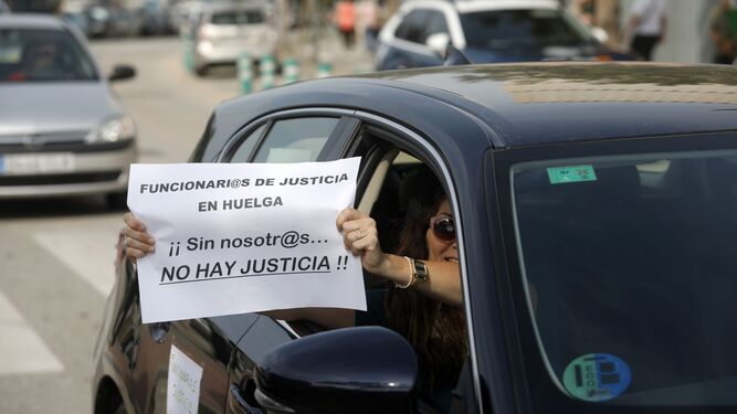 Una manifestación de los funcionarios de Justicia en Málaga capital.