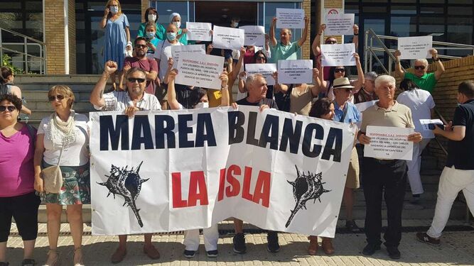 Concentración de Marea Blanca contra el cierre de la cafetería de San Carlos y en demanda de "un hospital completo", el pasado año.