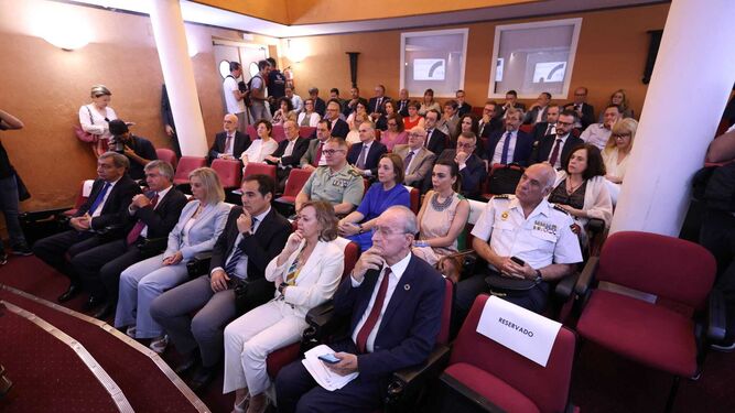 Fiscales Antidroga junto a autoridades de Málaga, este lunes.