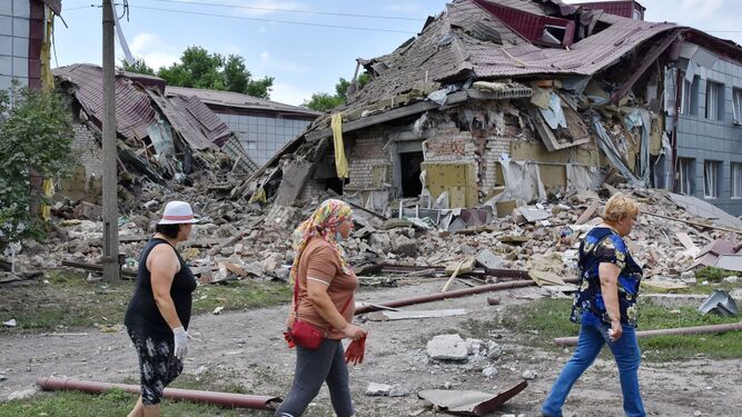 Una escuela destruida por los bombardeos en Ucrania.