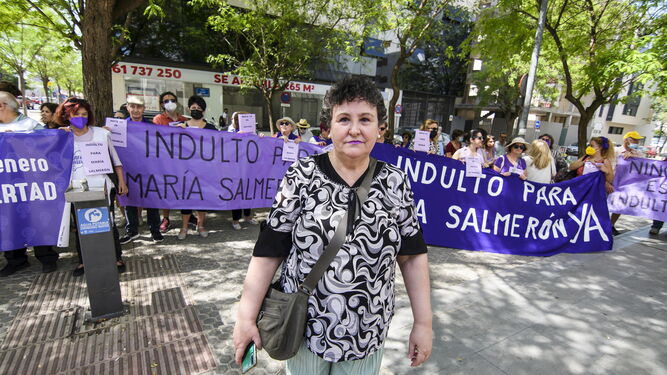 María Salmerón en una concentración para pedir el indulto de su condena de prisión.