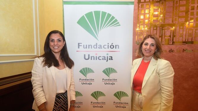 Cristina Rico, de Fundación Unicaja, y la concejala de Educación, María Paz Flores
