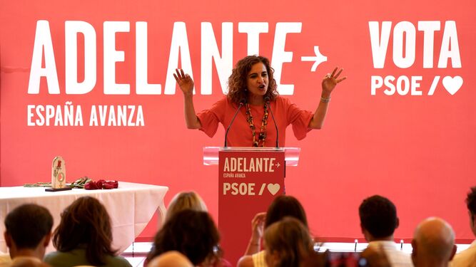Montero durante su intervención en el acto del PSOE en Alhaurín de la Torre.
