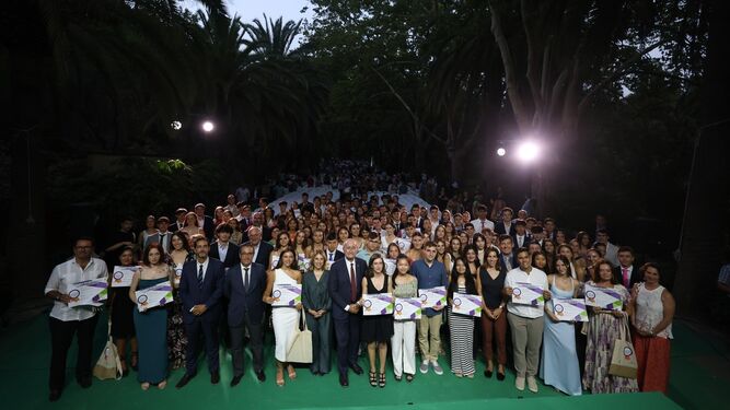 Foto familia de los Premios de Educación 'Ciudad de Málaga' 2023.
