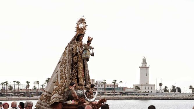 El Perchel se tiñe de tonos marengos e inunda el centro de Málaga