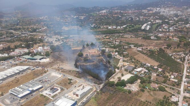 Incendio en San Pedro Alcántara en una imagen del Infoca.