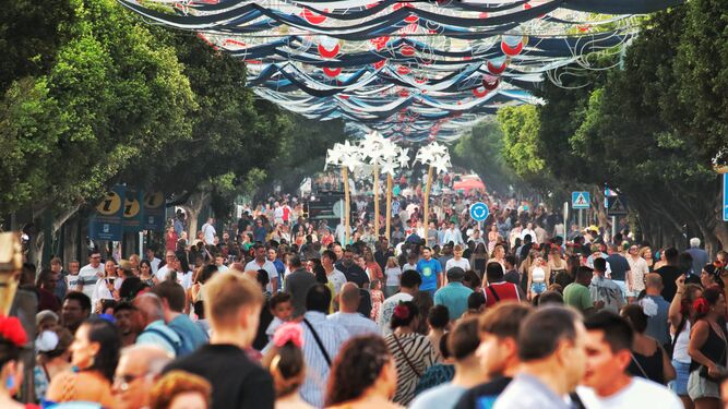 Una de las calles del Real Cortijo de Torres durante la Feria de Málaga.