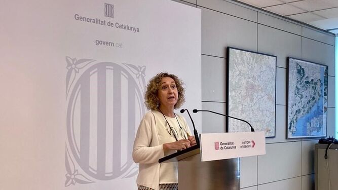 La consellera de Territorio de la Generalitat, Ester Capella , en rueda de prensa.