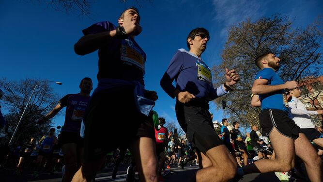 Varios corredores participan en una Media Maratón en una imagen de archivo.