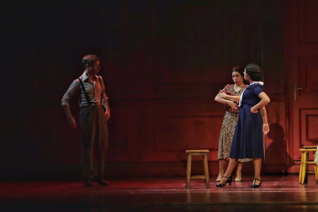 El musical 'El tiempo entre costuras', en el Teatro Cervantes hasta 10 de septiembre, en im&aacute;genes