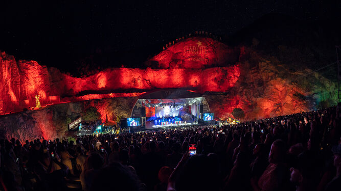 Espectacular imagen del auditorio marbellí durante el concierto de Black Eyed Peas.