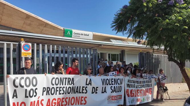 Concentración de CCOO Málaga en repulsa a las agresiones a sanitarios.