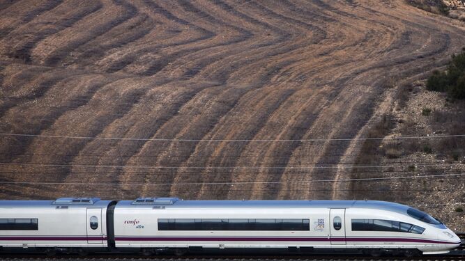 Trene S-103 con los que se realizarán todos los servicios AVE entre Málaga  y Barcelona