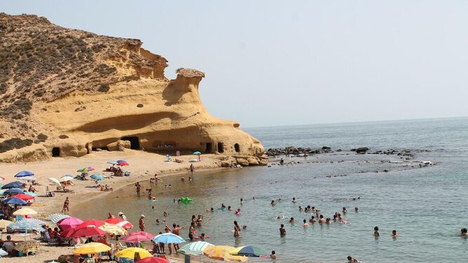 Playa de los Cocedores, el lugar más al este de Andalucía