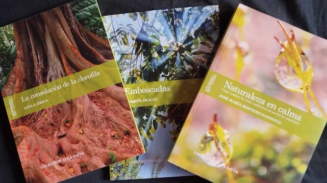 Los tres primeros volúmenes de la nueva colección literaria 'Aula Savia'.