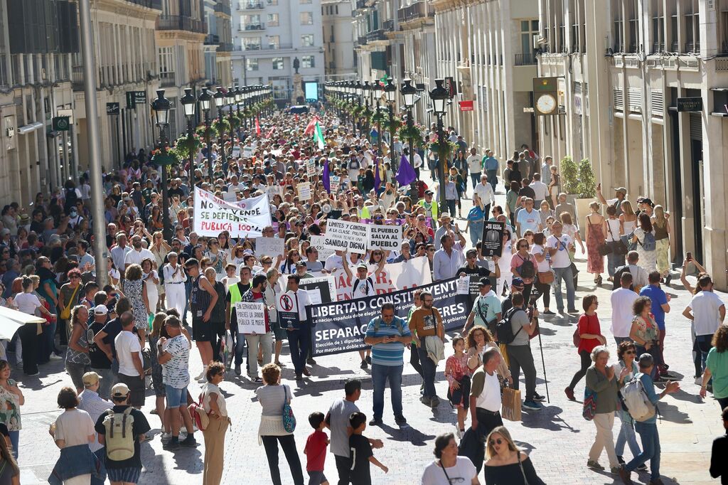La Marea Blanca sale a las calles de M&aacute;laga para defender la sanidad p&uacute;blica andaluza