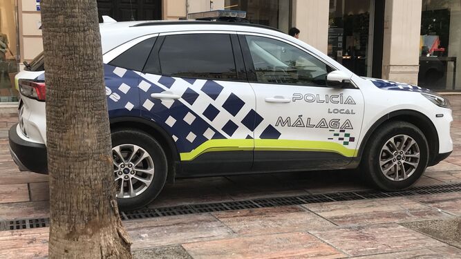 Un vehículo de la  Policía Local de Málaga.