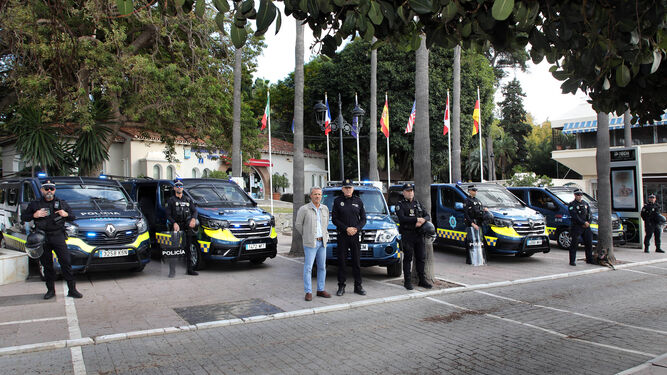 La presentación de los nuevos vehículos de la unidad policial.