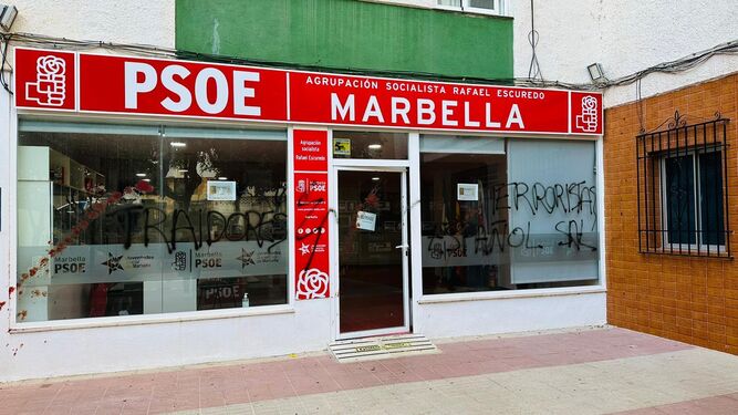 Los ataques sufridos en la sede del PSOE de Marbella.